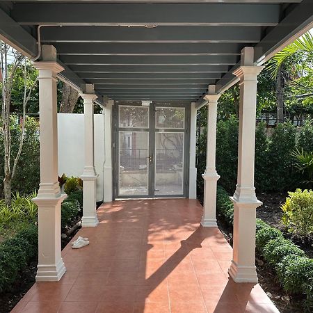 Baan Debtida Hotel Банкок Екстериор снимка