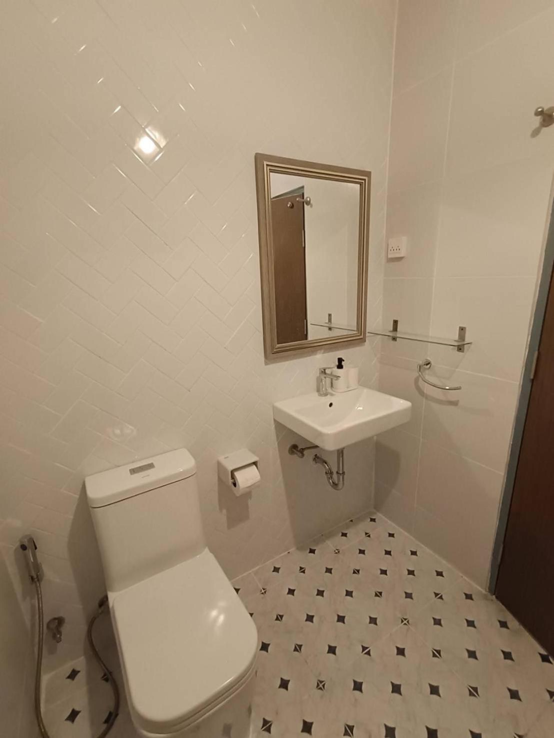 Baan Debtida Hotel Банкок Екстериор снимка