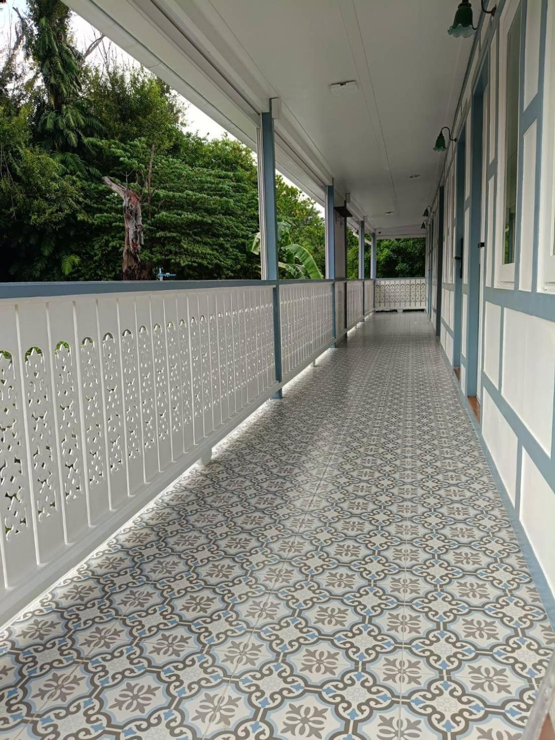 Baan Debtida Hotel Банкок Екстериор снимка