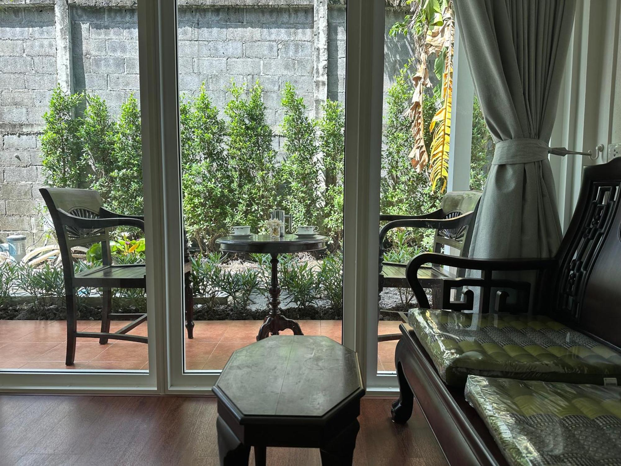 Baan Debtida Hotel Банкок Екстериор снимка
