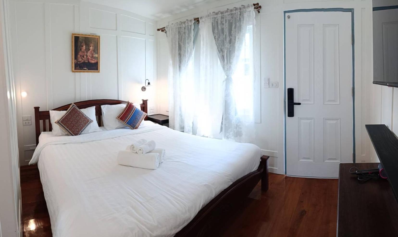Baan Debtida Hotel Банкок Екстериор снимка