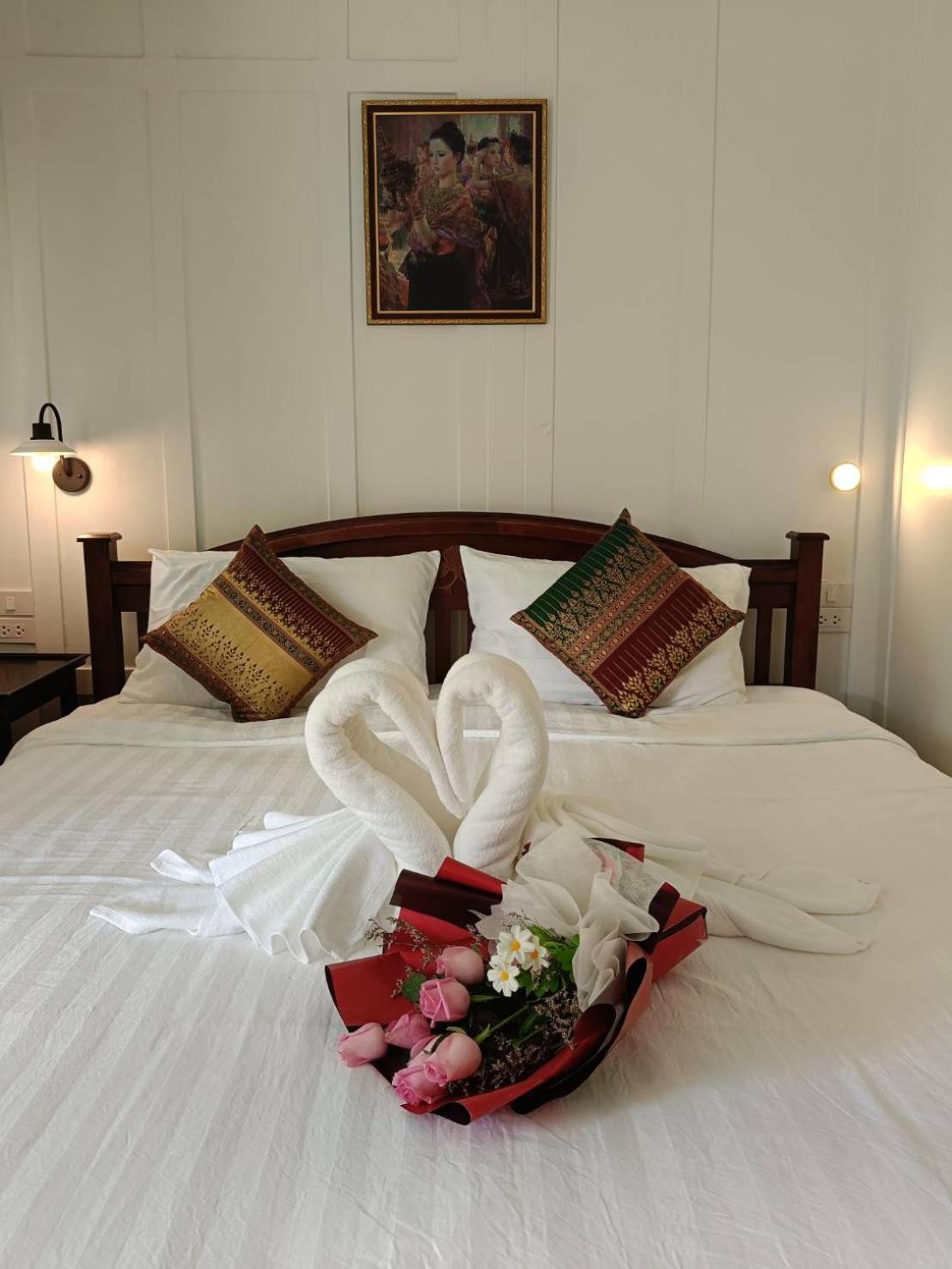 Baan Debtida Hotel Банкок Екстериор снимка