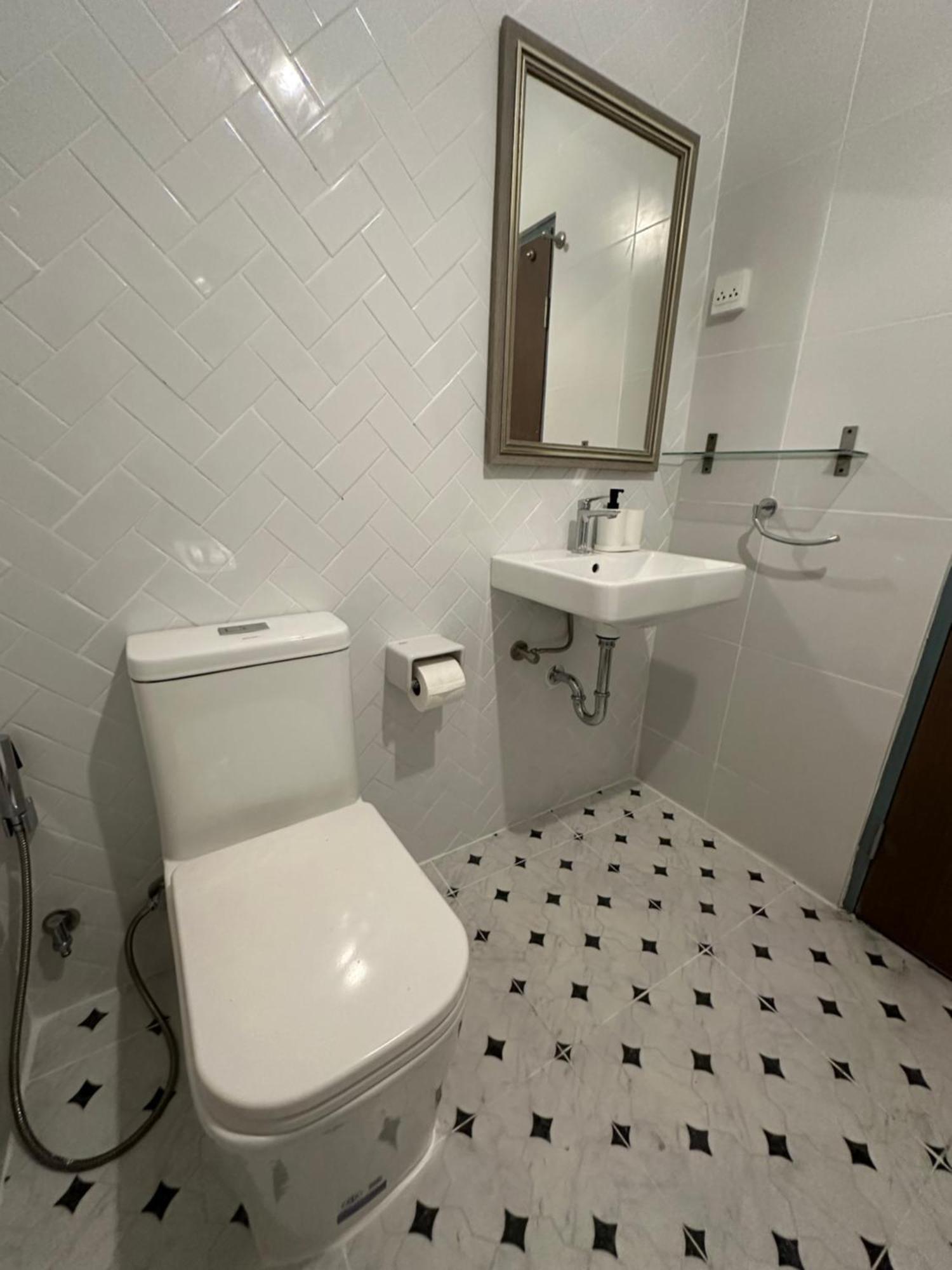 Baan Debtida Hotel Банкок Екстериор снимка