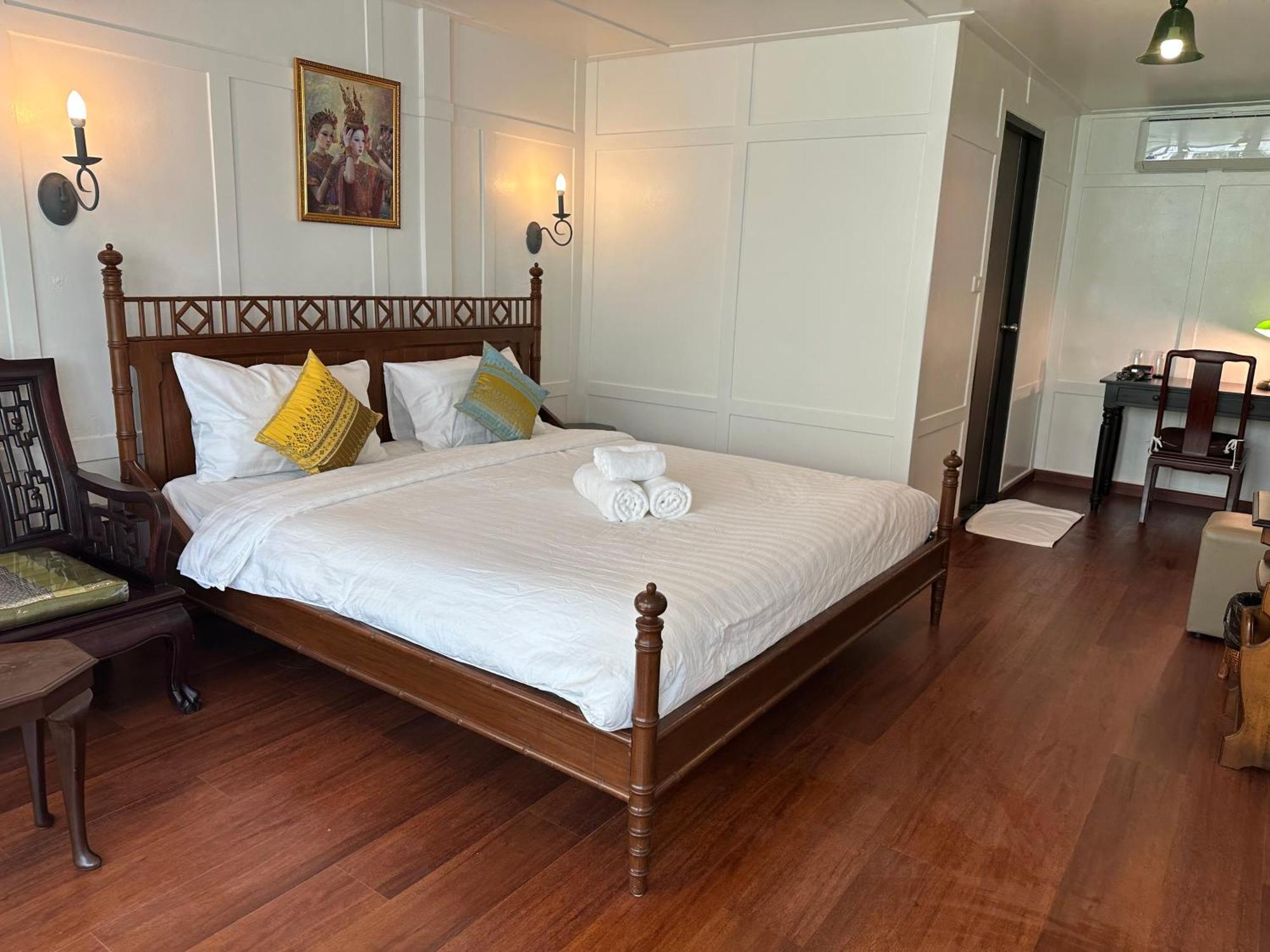 Baan Debtida Hotel Банкок Екстериор снимка