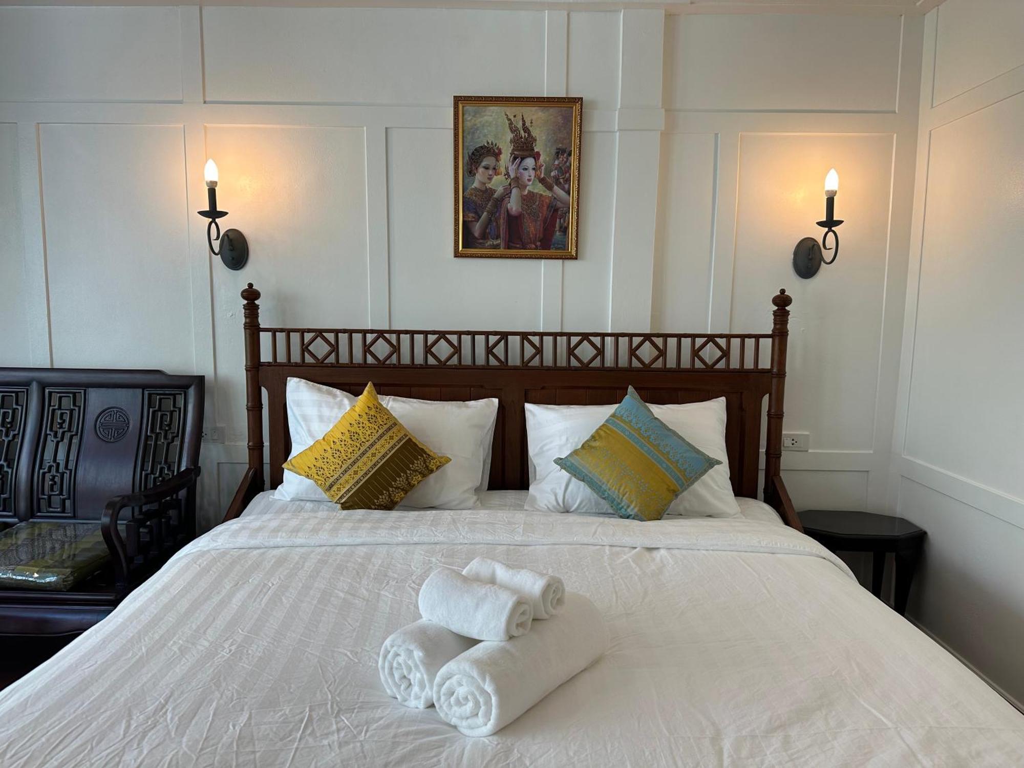 Baan Debtida Hotel Банкок Екстериор снимка